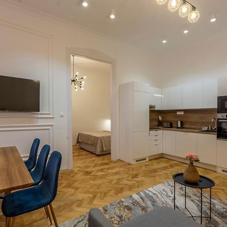 Glamorous Modern Apartment In The Hearth Of Budapest Ngoại thất bức ảnh