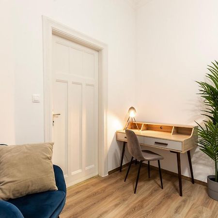 Glamorous Modern Apartment In The Hearth Of Budapest Ngoại thất bức ảnh