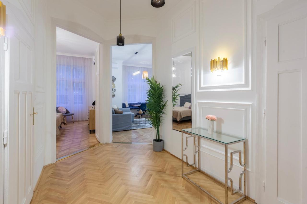 Glamorous Modern Apartment In The Hearth Of Budapest Ngoại thất bức ảnh