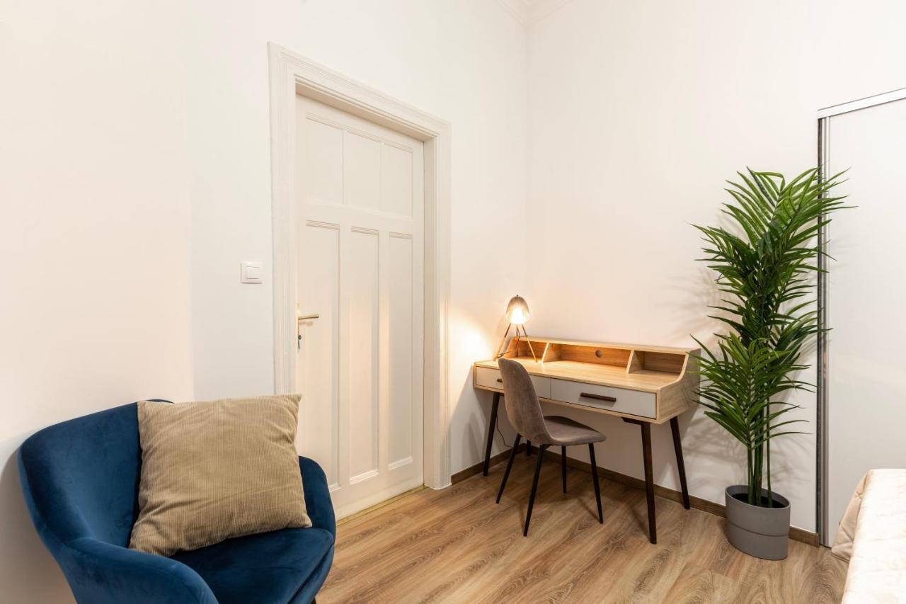 Glamorous Modern Apartment In The Hearth Of Budapest Ngoại thất bức ảnh